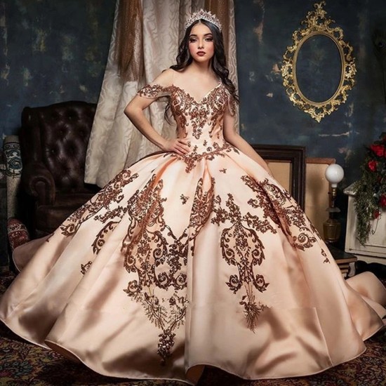 Spaghetti Straps Ball Gown Quinceanera Dress Sequined Appliques Sweet 16 Prom Party Dress Vestidos De 15 Años Spaghetti Straps Ball Gown Quinceanera Dress Sequined Appliques Sweet 16 Prom Party Dress Vestidos De 15 Años