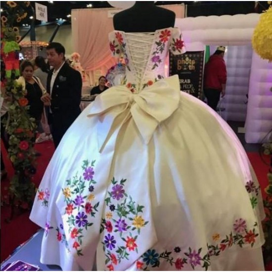 White Embroidered Quinceanera Dress Mexican Theme Vestidos De Novia Sweet 15 Dress Prom Dress Graduation Party Gowns White Embroidered Quinceanera Dress Mexican Theme Vestidos De Novia Sweet 15 Dress Prom Dress Graduation Party Gowns